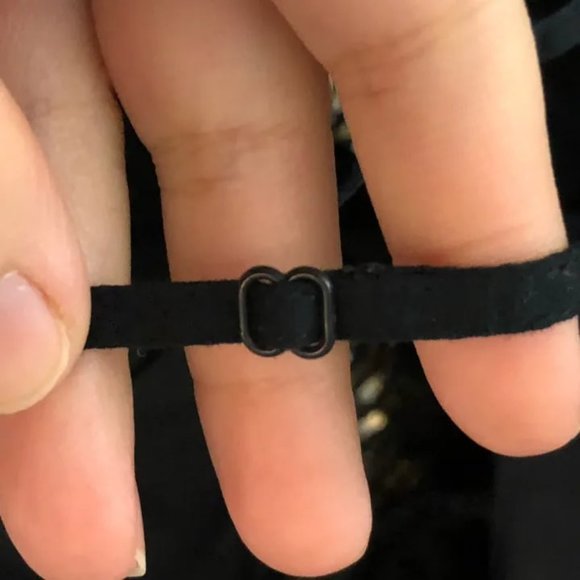 Elegant Black and Gold Women's Dress - Picture 7 of 9